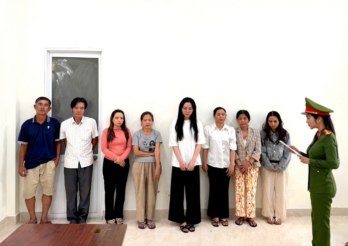 9 tổ công tác Công an Đà Nẵng đồng loạt khám xét nhiều địa điểm, tạm giữ 5 đối tượng - Ảnh 1.