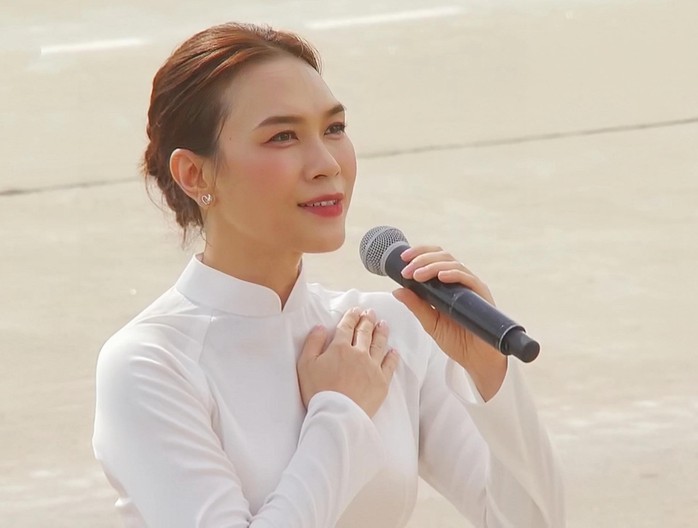 Mỹ Tâm gây bão - Ảnh 2.