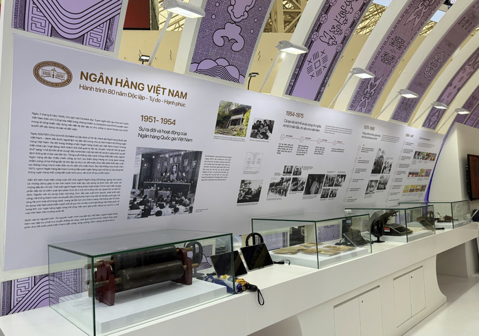Phó thống đốc Ngân hàng Nhà nước khẳng định vai trò ổn định kinh tế Việt Nam - Ảnh 3. Phó thống đốc Ngân hàng Nhà nước khẳng định vai trò ổn định kinh tế Việt Nam - Ảnh 3.