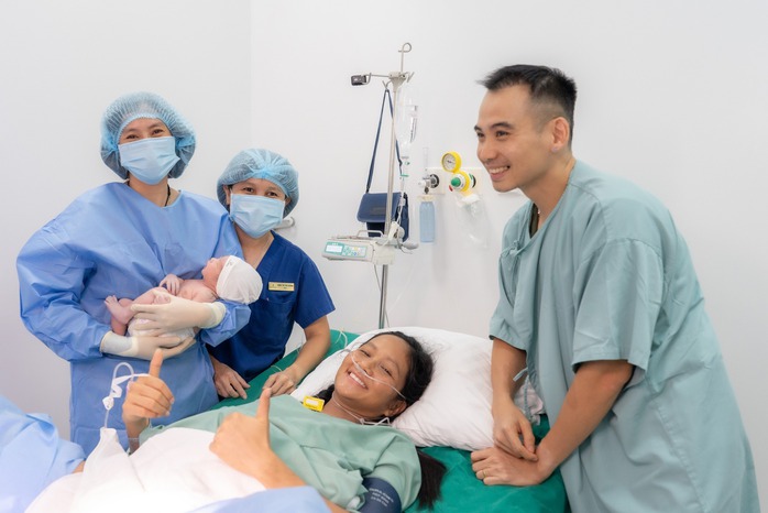 H'Hen Niê sinh con gái- Ảnh 1. H'Hen Niê sinh con gái- Ảnh 1.