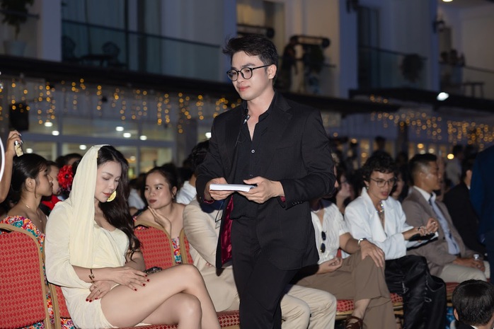 Ai đứng sau những màn trình diễn ấn tượng ở chung kết Hoa hậu Đại dương Việt Nam?   - Ảnh 1.