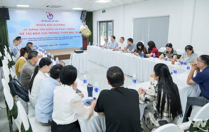 Tuyển sinh khóa bồi dưỡng kỹ năng căn bản về báo chí -truyền thông - Ảnh 1.