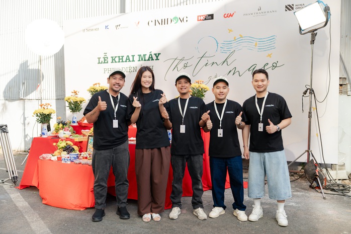 Đoàn Thiên Ân, Thanh Sơn… lãng mạn cùng "Thơ tình gửi ma sơ" - Ảnh 9.
