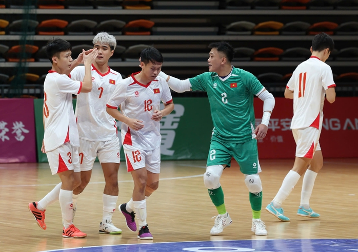 Tuyển futsal Việt Nam "hủy diệt" Trung Quốc - Ảnh 2.