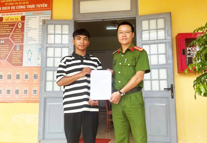 Xem phim "Mưa đỏ", chàng trai 18 tuổi ở Quảng Trị có một quyết định đầy bất ngờ- Ảnh 1.