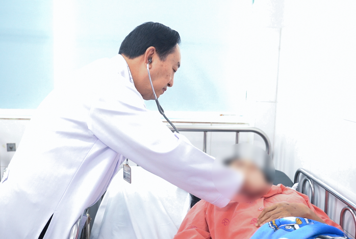 Bệnh viện Chợ Rẫy thông tin sức khỏe 2 mẹ con bị bắn ở Tây Ninh - Ảnh 1.