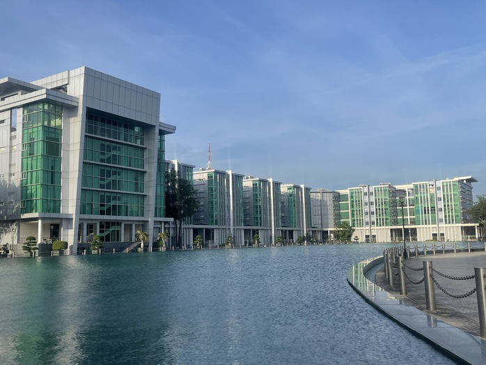 Nhiều trường đại học muốn sử dụng trụ sở Trung tâm Hành chính Bà Rịa - Vũng Tàu - Ảnh 2.