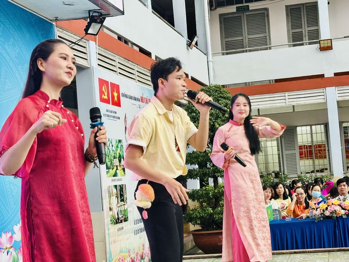 NSƯT Võ Minh Lâm mang hơi thở cải lương đến với "Sân khấu học đường" - Ảnh 6.