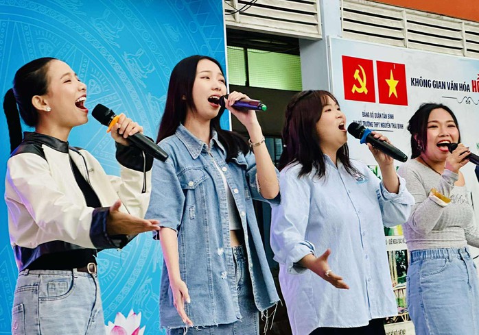 NSƯT Võ Minh Lâm mang hơi thở cải lương đến với "Sân khấu học đường" - Ảnh 4.