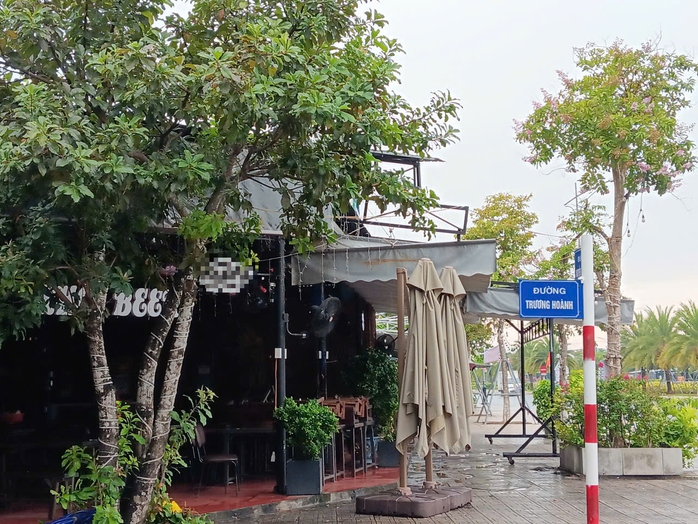 Dân phản ánh 3 quán nhậu trước trường học mở nhạc "tra tấn", phường ở Đà Nẵng xử lý ngay - Ảnh 1.