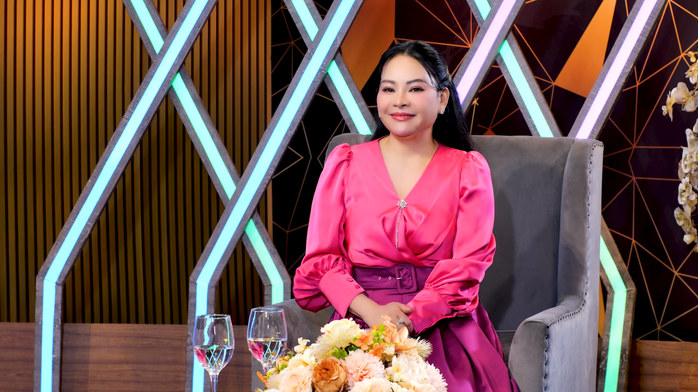 Ca sĩ Đông Đào hừng hực lửa nghề, trăn trở nạn học vẹt- Ảnh 1.