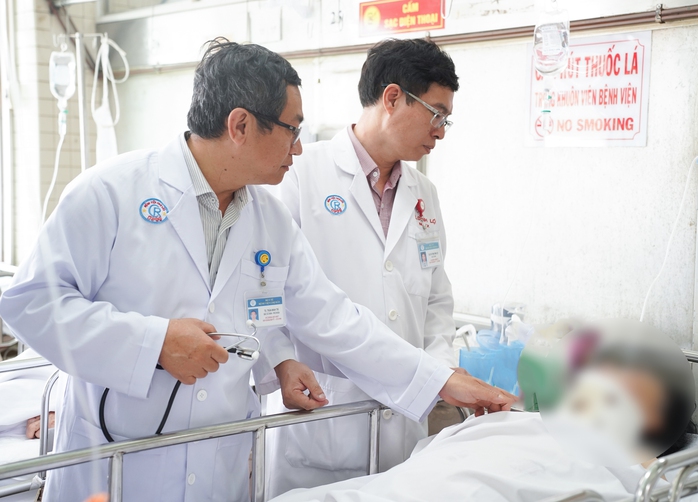 Bệnh viện Chợ Rẫy thông tin sức khỏe 2 mẹ con bị bắn ở Tây Ninh - Ảnh 2.