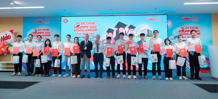 Acecook Happy Scholarship 2025: Lan tỏa hạnh phúc, chắp cánh ước mơ cho học sinh, sinh viên- Ảnh 1.