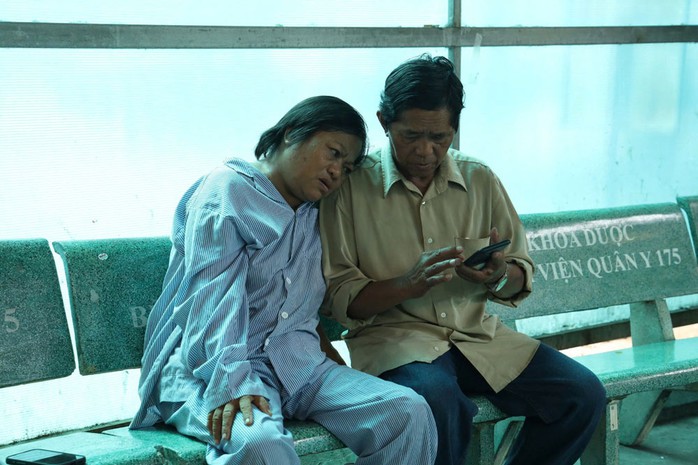 "Nhiều lúc tôi nghĩ quẩn vì thấy chồng khổ quá" - Ảnh 1.
