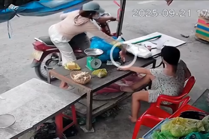 Cướp điện thoại của người khuyết tật: Nhanh chóng lôi kẻ bất nhẫn ra ánh sáng! - Ảnh 1.