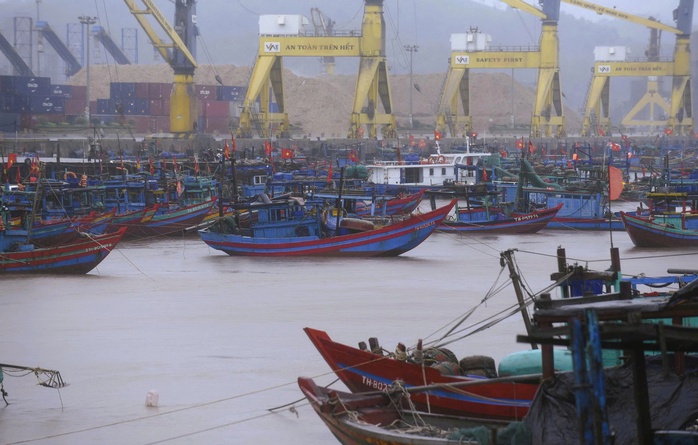 Ứng phó mưa bão dồn dập - Ảnh 1.