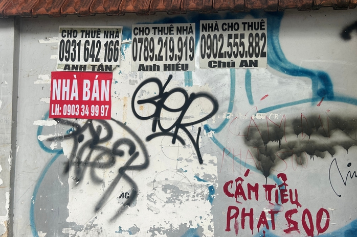 “Rác” quảng cáo len lỏi hẻm nhỏ TP HCM  - Ảnh 10.