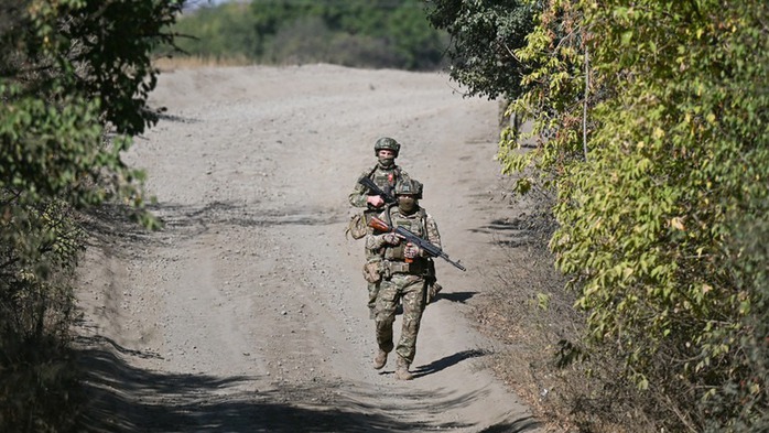 Ukraine liên tiếp phá hủy máy bay Nga, Moscow kiểm soát làng quan trọng ở Donbass- Ảnh 3.