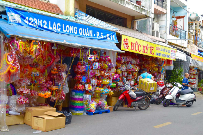 Làng lồng đèn Phú Bình rực sáng mùa trung thu - Ảnh 2.