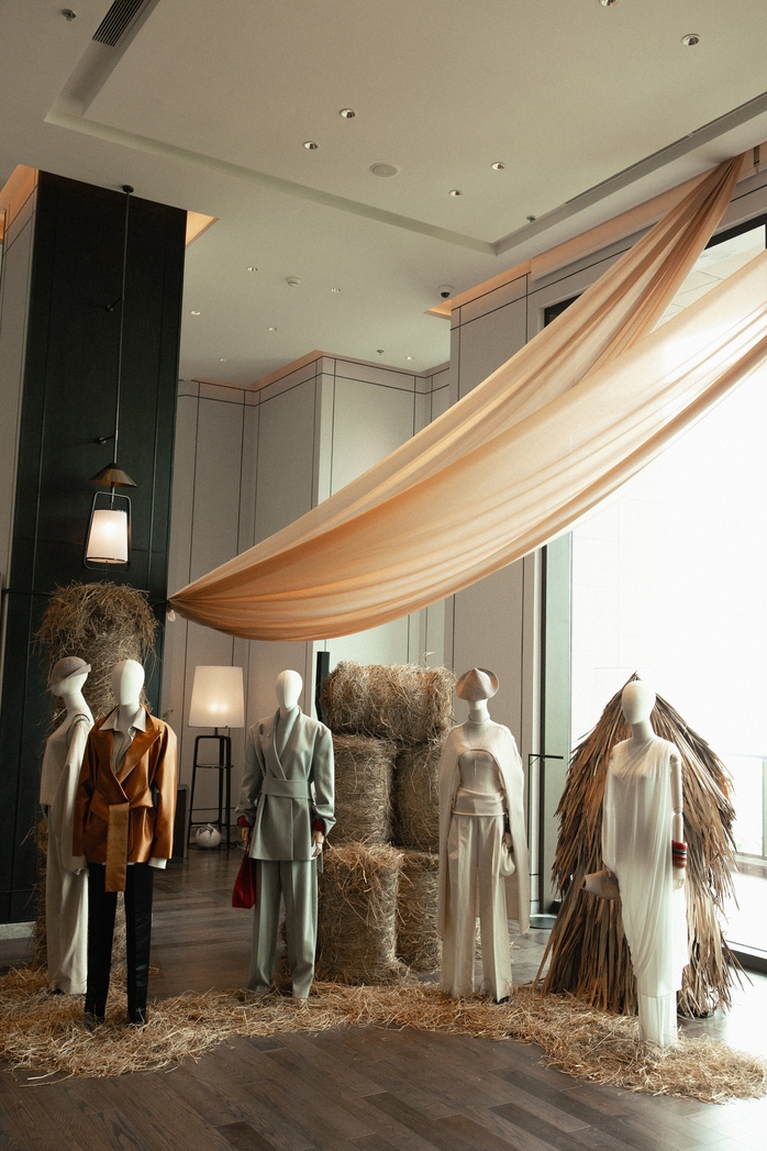 Triển lãm nghệ thuật "Echoes of Elegance"   - Ảnh 7.