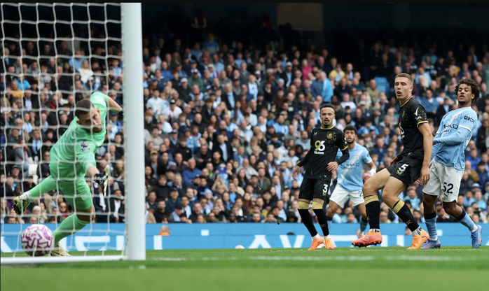Thắng Burnley bằng hai cú đúp, Man City bay cao Top 5 Ngoại hạng- Ảnh 5.