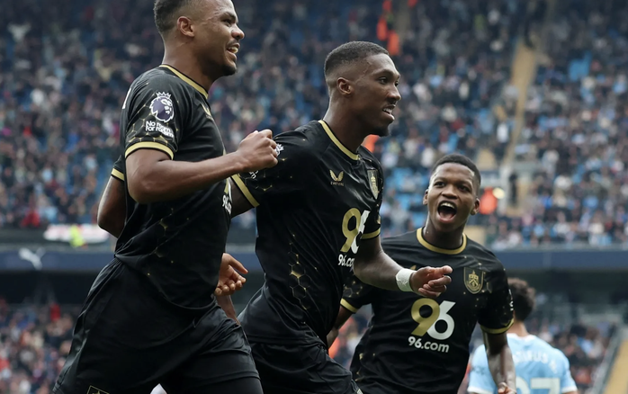 Thắng Burnley bằng hai cú đúp, Man City bay cao Top 5 Ngoại hạng- Ảnh 3.
