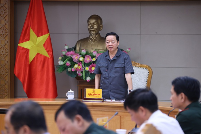 Bão số 10 Bualoi đi dọc biển khó dự báo, 2 mốc thời gian ứng phó tuyệt đối không chậm trễ- Ảnh 1.