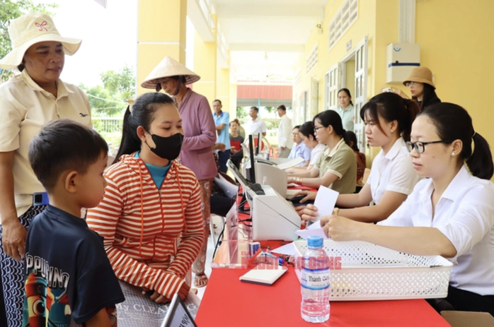 Người dân Cần Thơ có thể nộp hồ sơ ở xã này, nhận kết quả tại phường khác - Ảnh 1.