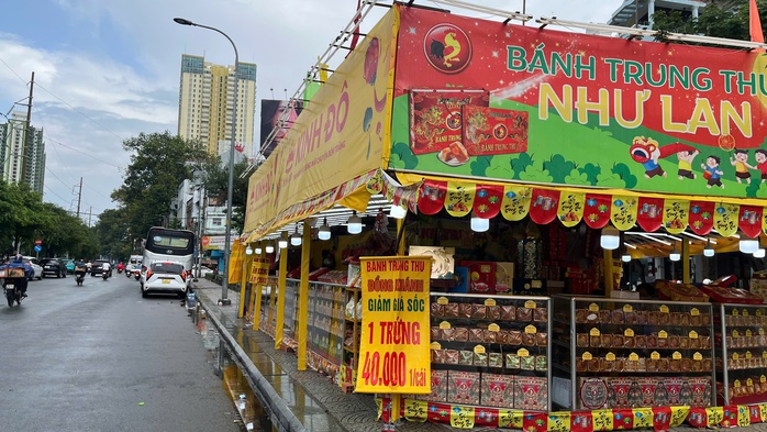 VIDEO: Bánh trung thu tại TP HCM “đại hạ giá” - Ảnh 3.