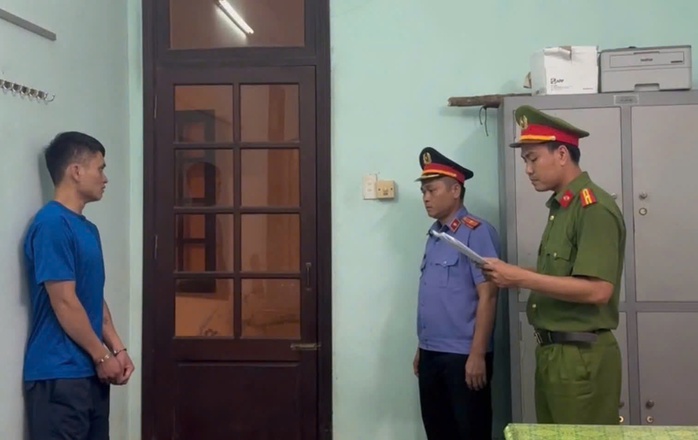 Bắt tạm giam kẻ khống chế cô gái Trong đêm tại Đà Nẵng - Ảnh 1.