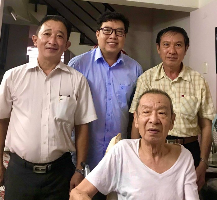 Gia đình NSND Đinh Bằng Phi Trao tặng nguồn tư liệu quý cho Nhà hát Nghệ thuật Hát bội TP HCM - Ảnh 3.