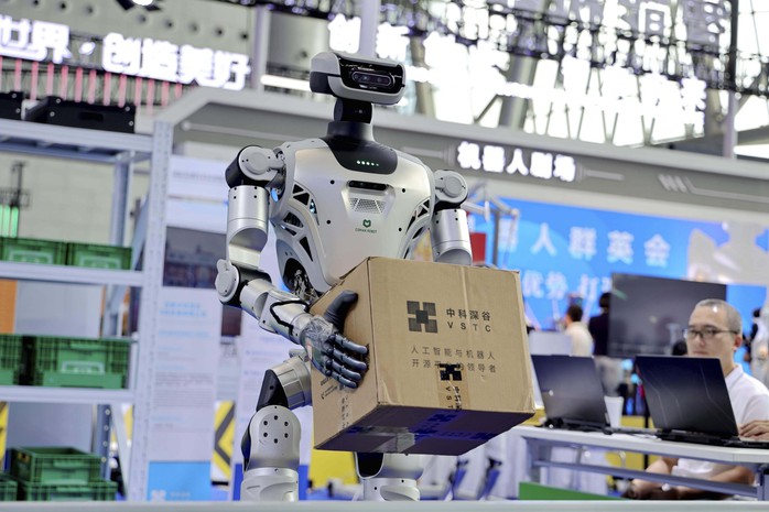 Trung Quốc đẩy mạnh huấn luyện robot hình người - Ảnh 1.