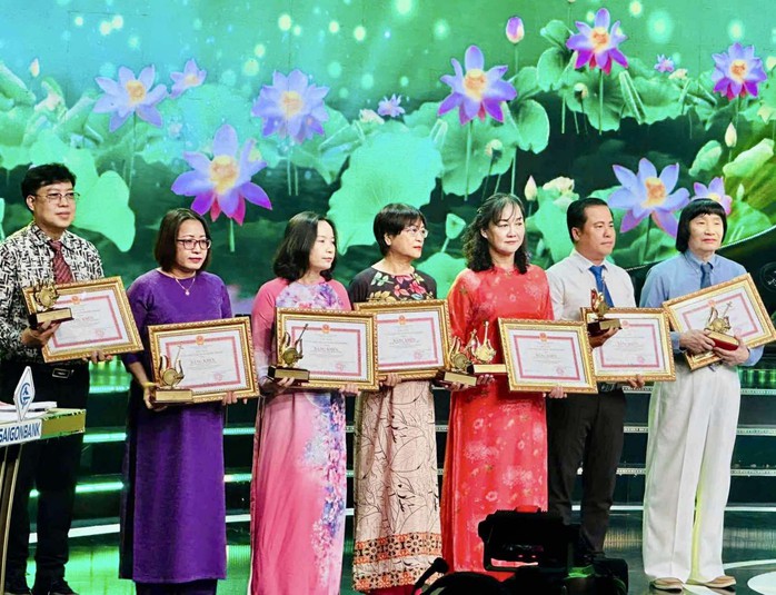 Đặng Thị Thùy Dương đoạt giải "Chuông vàng vọng cổ" lần thứ 20 -2025- Ảnh 7.