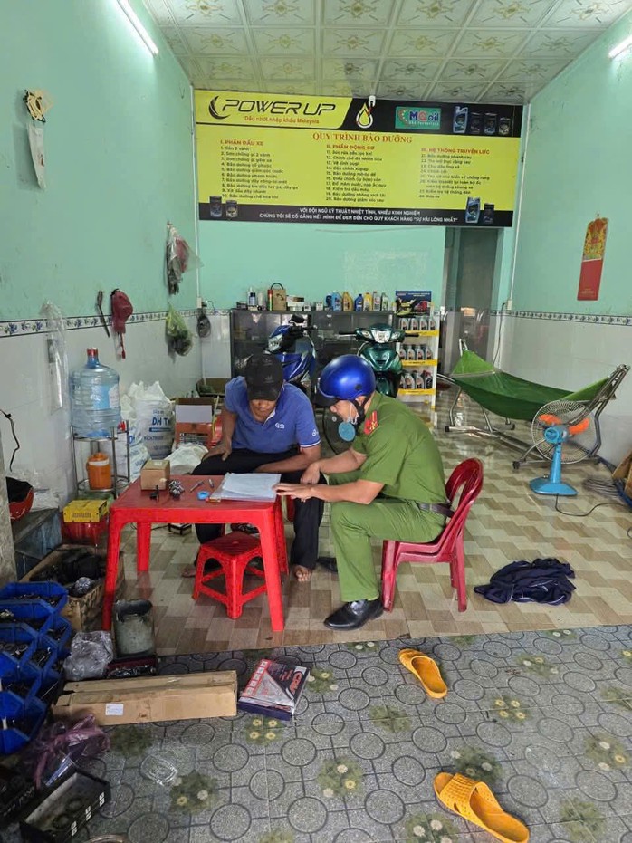 Công an Đồng Nai kiểm tra loạt tiệm sửa xe- Ảnh 5.