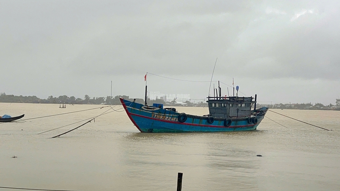 Bão số 10 Bualoi: Huế bắt đầu mưa lớn, gió giật mạnh, cấm người dân ra đường- Ảnh 8.