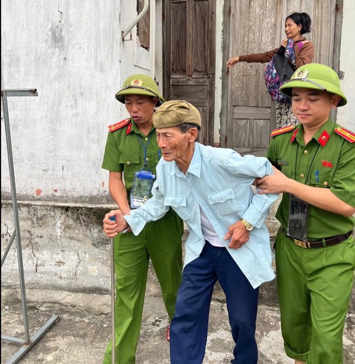 Hà Tĩnh Khẩn trương sơ tán dân ứng phó bão số 10 Bualoi đổ bộ - Ảnh 9.