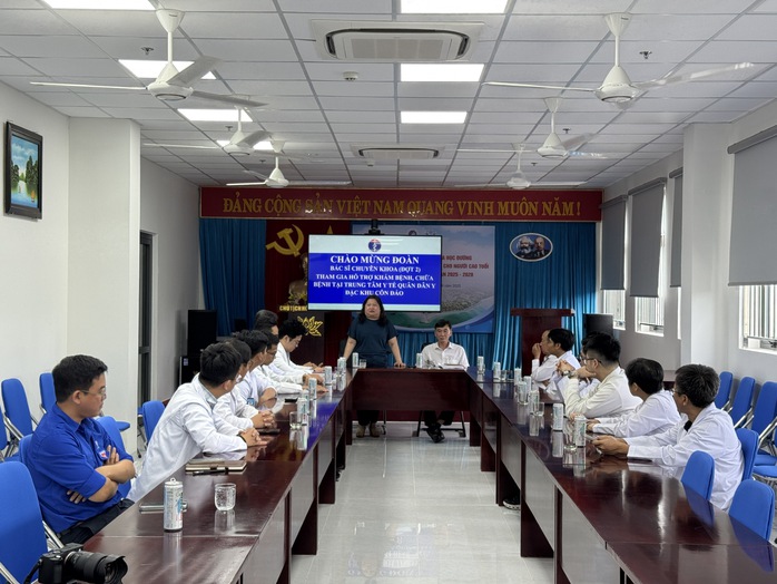 Tiếp tục luân phiên bác sĩ ra khám chữa bệnh tại Đặc khu Côn Đảo- Ảnh 2.