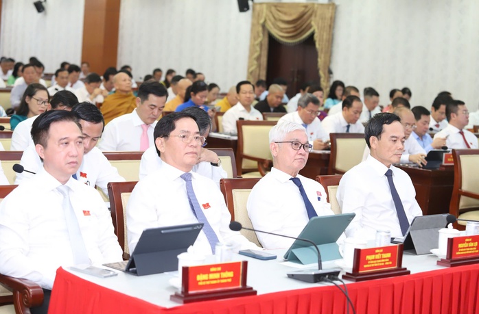 HĐND TP HCM khai mạc kỳ họp có khối lượng công việc lớn nhất từ sau sáp nhập - Ảnh 1.