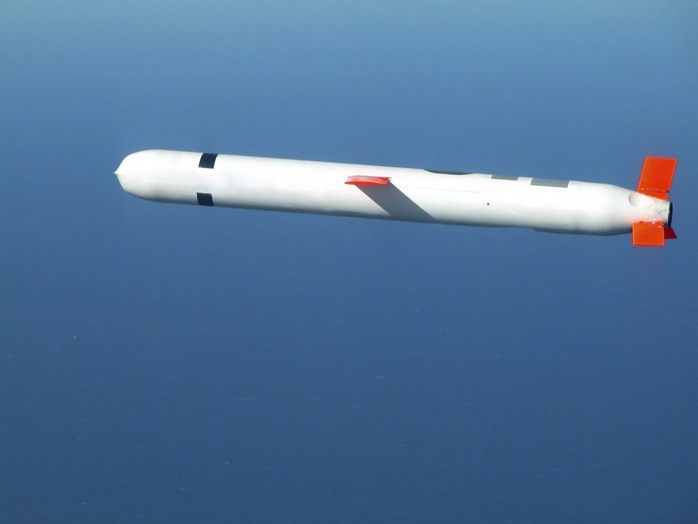 Mỹ cân nhắc yêu cầu của Ukraine về tên lửa Tomahawk, Nga bắn rơi nhiều UAV- Ảnh 1.