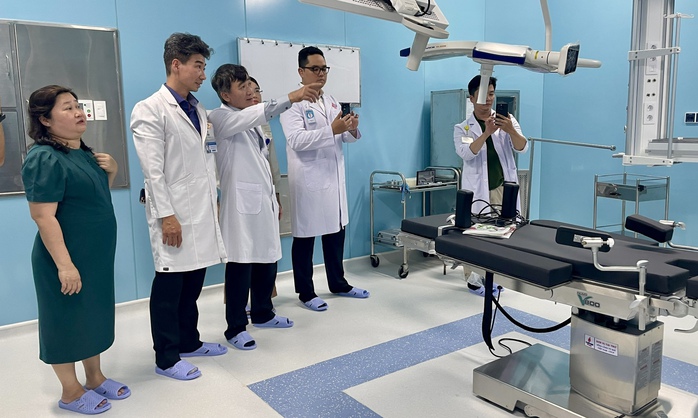 Nhiều bác sĩ đến từ 6 bệnh viện hàng đầu TP HCM nhận nhiệm vụ tại Đặc khu Côn Đảo- Ảnh 3. Nhiều bác sĩ đến từ 6 bệnh viện hàng đầu TP HCM nhận nhiệm vụ tại Đặc khu Côn Đảo- Ảnh 3.