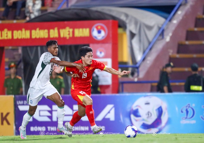 Bỏ lỡ nhiều cơ hội, U23 Việt Nam vẫn thắng dễ trận ra quân - Ảnh 2.