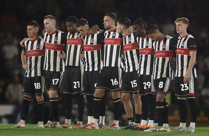 Man United chấp nhận bị loại ở League Cup dù đối thủ dùng cầu thủ không hợp lệ- Ảnh 4. Man United chấp nhận bị loại ở League Cup dù đối thủ dùng cầu thủ không hợp lệ- Ảnh 4.