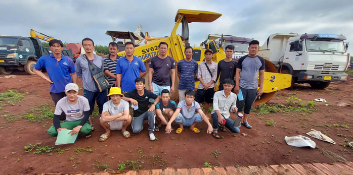 Công nhân khốn đốn vì bị nợ lương - Ảnh 1. Công nhân khốn đốn vì bị nợ lương - Ảnh 1.