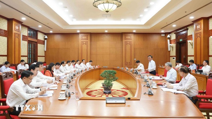 Bộ Chính trị làm việc với Ban Thường vụ Tỉnh ủy 5 tỉnh về Đại hội Đảng bộ địa phương- Ảnh 2. Bộ Chính trị làm việc với Ban Thường vụ Tỉnh ủy 5 tỉnh về Đại hội Đảng bộ địa phương- Ảnh 2.