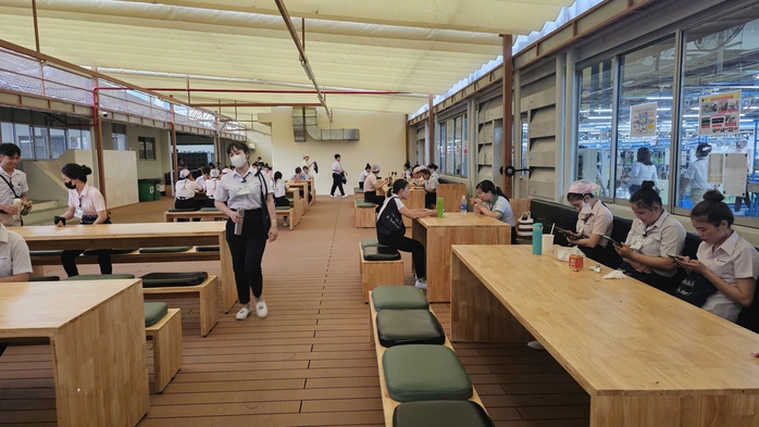 Một doanh nghiệp nước ngoài ở TP HCM chi 2 tỉ đồng để làm nơi giải trí cho người lao động - Ảnh 1.