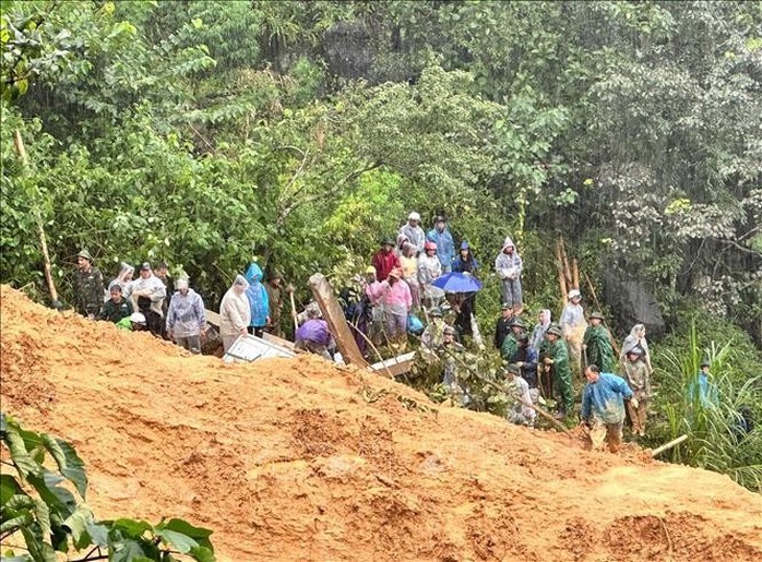mưa lũ - Ảnh 1.