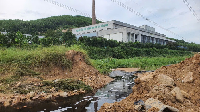 Công ty Huy Hoàng đổ trộm rác tại Đà Nẵng: Chỉ đạo khẩn cấp Từ chính quyền - Ảnh 2.