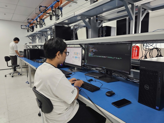 Cận cảnh phòng thí nghiệm triệu USD đặt tại TP HCM của "gã khổng lồ" bán dẫn toàn cầu - Ảnh 6.