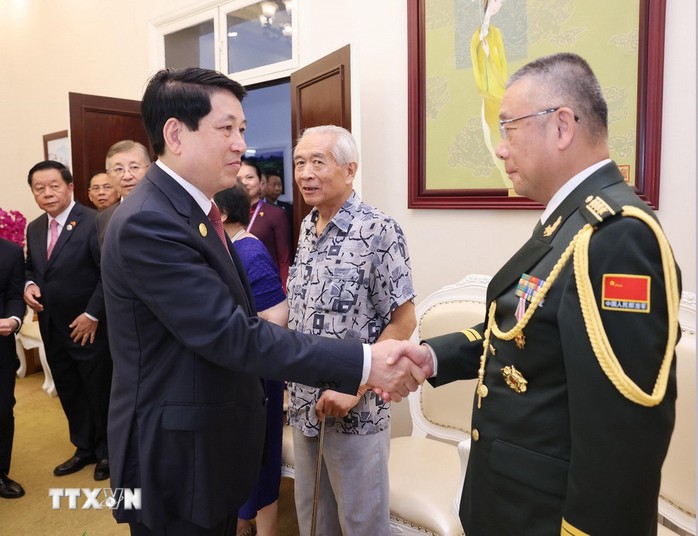 Chủ tịch nước Lương Cường xúc động gặp mặt gia đình các nhân sĩ hữu nghị Trung Quốc- Ảnh 1. Chủ tịch nước Lương Cường xúc động gặp mặt gia đình các nhân sĩ hữu nghị Trung Quốc- Ảnh 1.