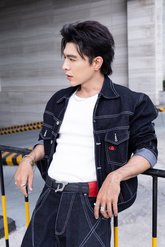 Steven Nguyễn gây sốt với vai phản diện Quang trong "Mưa đỏ"- Ảnh 9. Steven Nguyễn gây sốt với vai phản diện Quang trong "Mưa đỏ"- Ảnh 9.